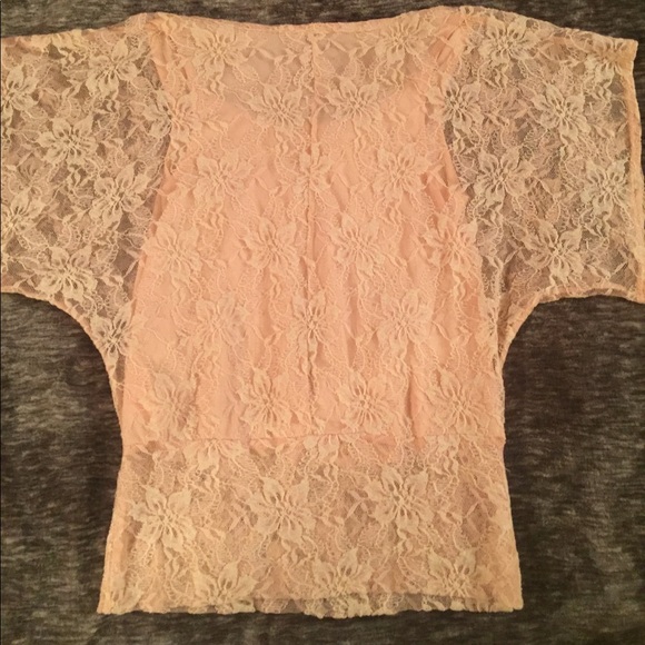 Cute light pink t-shirt/tank byer size xs - Picture 2 of 3